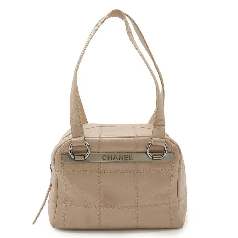 CHANEL Cream Caviar Leather Shoulder Bag